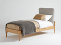 Lit simple en bois naturel et tissu gris 205 x 98 x 110 cm - cadre sur pieds avec tête de lit rembourrée pour chambre